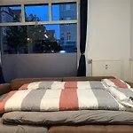 Sonnige Wohnung, Nur 10 Minuten Bis Ins Zentrum