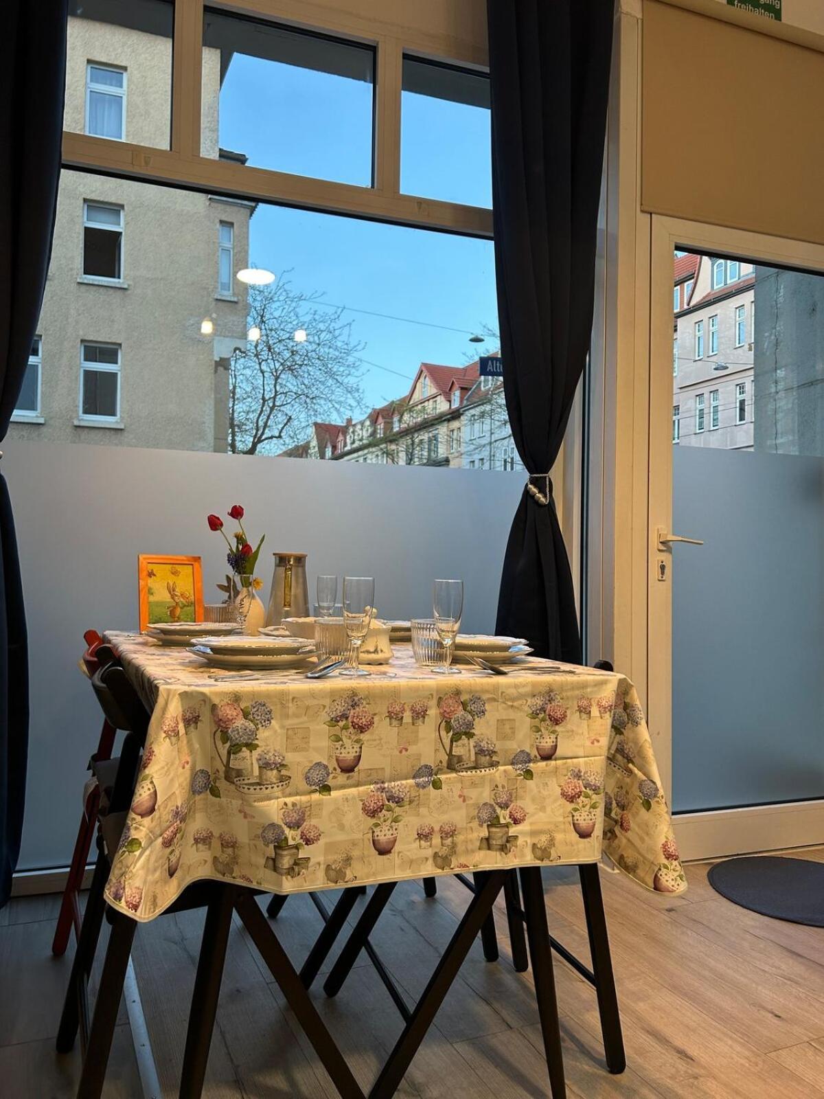 Sonnige Wohnung, Nur 10 Minuten Bis Ins Zentrum